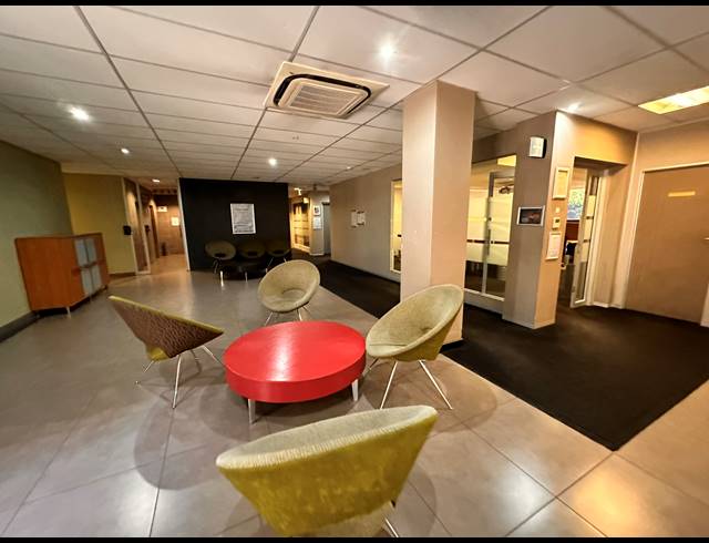 9,657M² OFFICE TO LET IN PARKTOWN